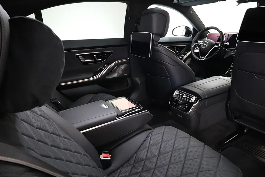 Interior of the Mercedes-Benz S-Class with the control unit in the centre armrest
