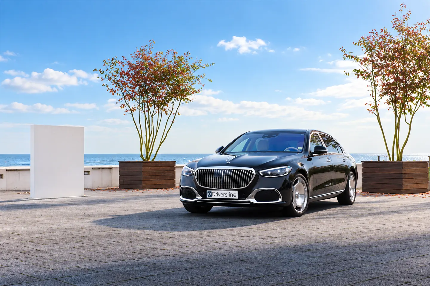 Mercedes-Maybach S-Klasse an der Wasserkante