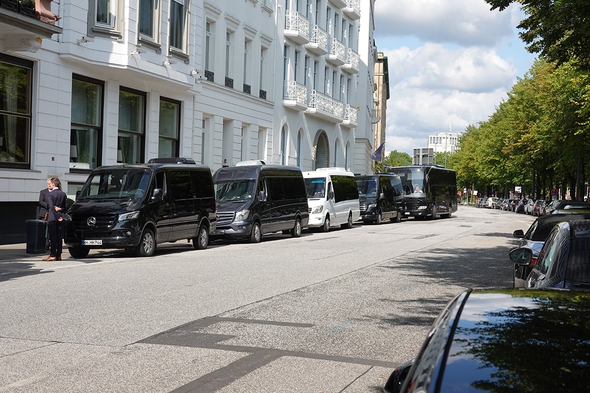 fuhrpark-sprinter-mieten Mercedes VIP Sprinter Tourer Hamburg